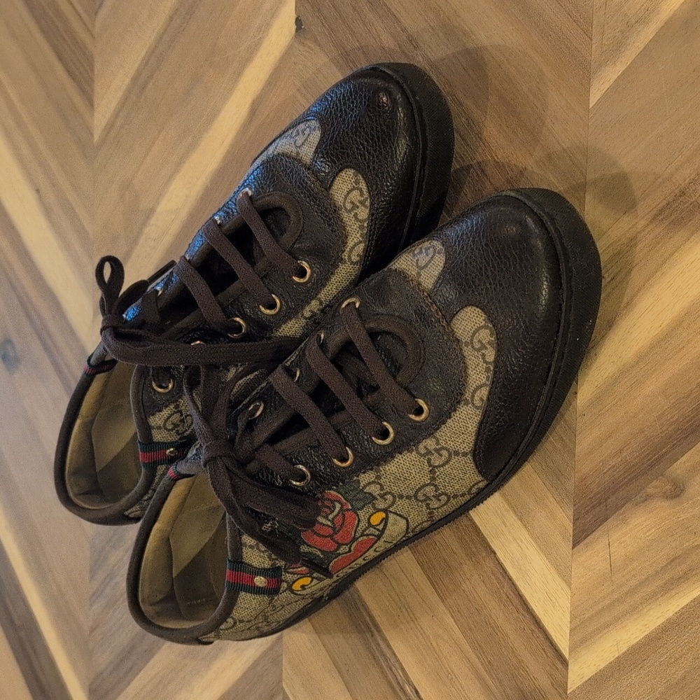 Gucci Canvas Logo Sneakers with floral accent 39 8.5 9